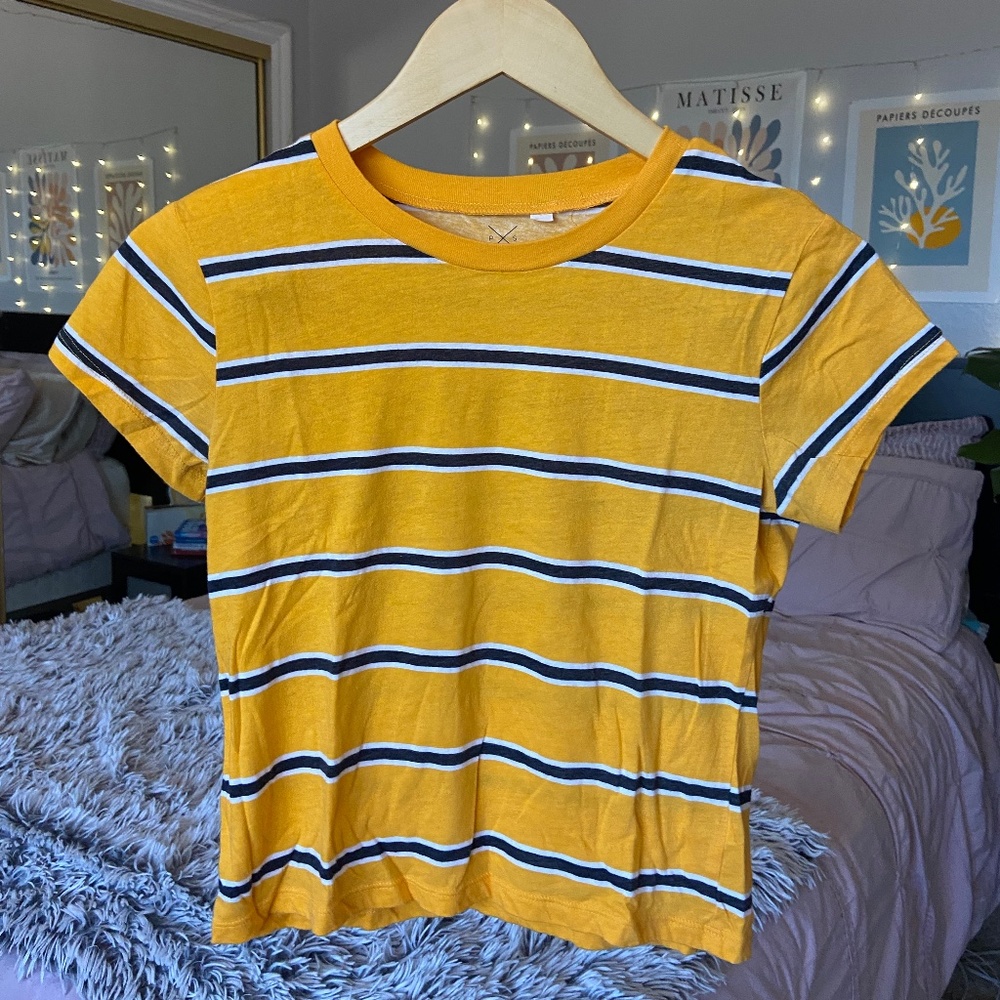 PacSun basics Yellow T-Shirt with white and black stripes
